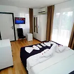 Olive Branch Otel *